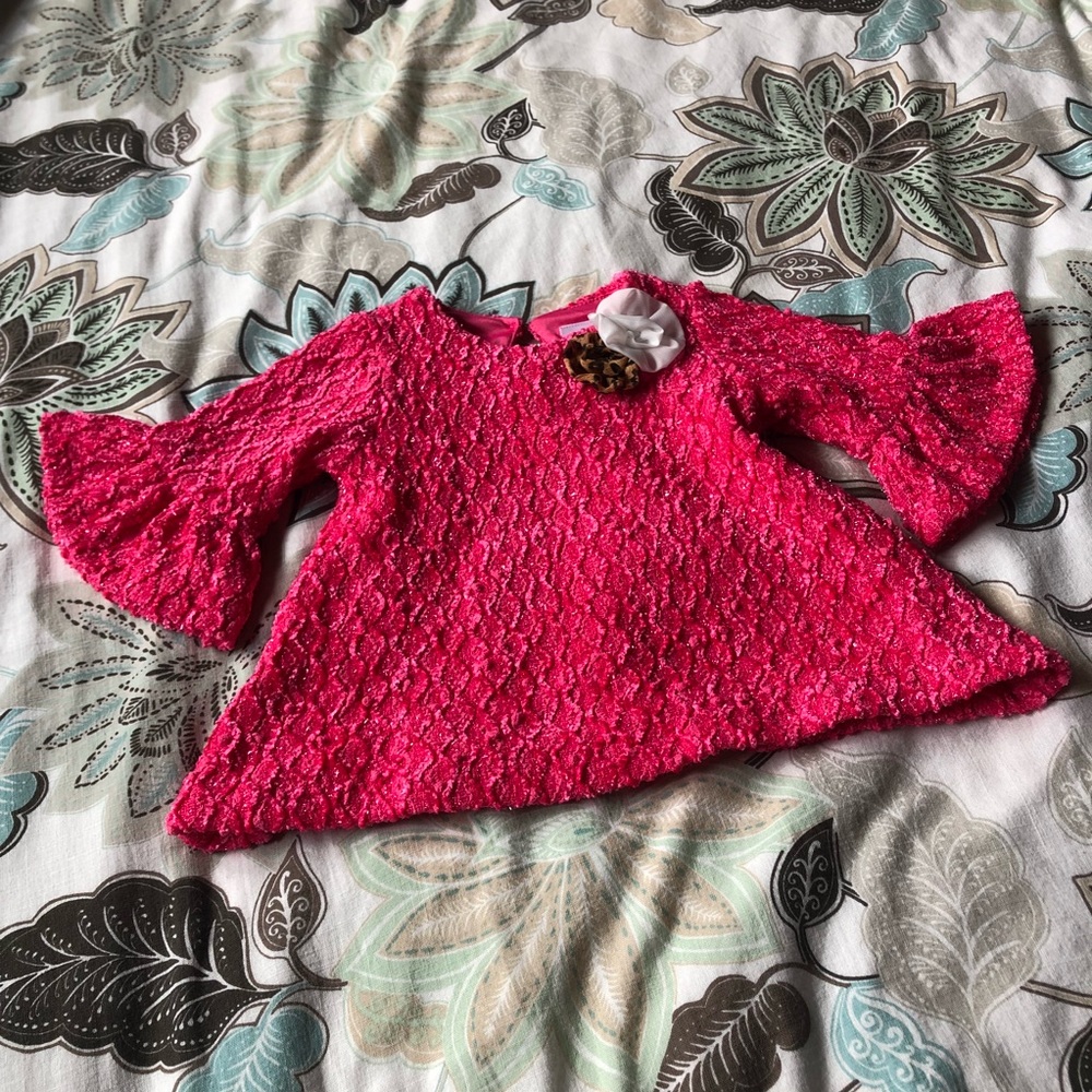 NWOT CachCach Pink with Bell Sleeve and Flower
